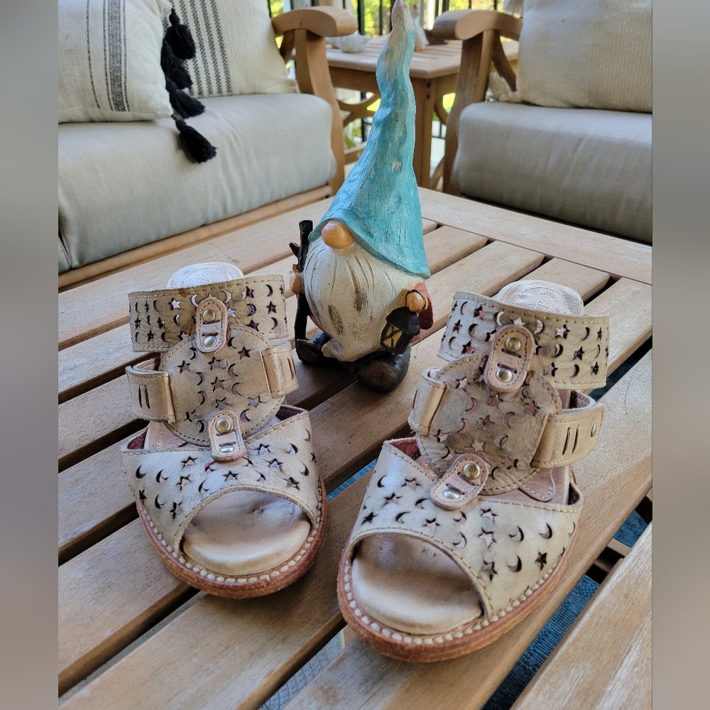 FreeBird Moonstar Mules size 9
